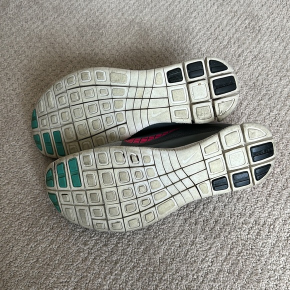 Nike Free 4.0 V3 Running Shoe - Picture 4 of 8